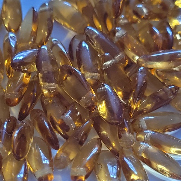 100 Amber Czech Glass Dagger Drops 12mm