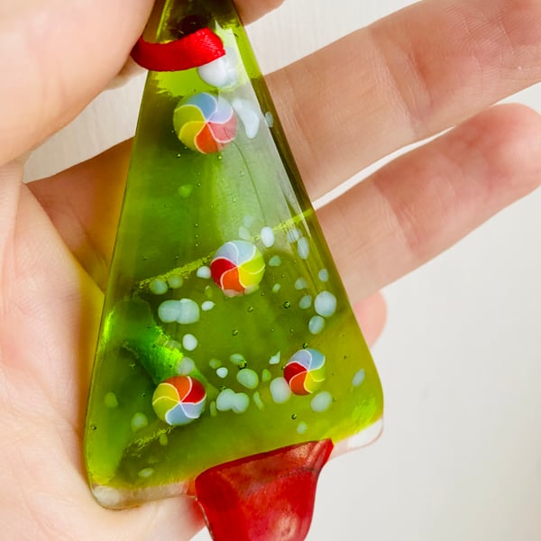 Listing for Patricia Pleasants  3 rainbow  bauble Xmas trees red pots 