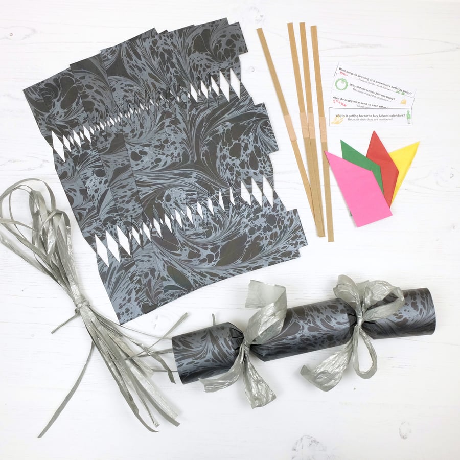 Silver black make your own marbled crackers kit set of 4