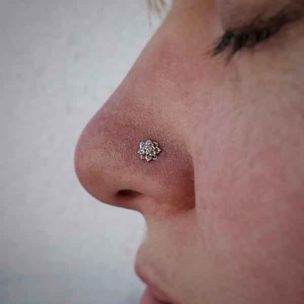 Lotus Nose stud