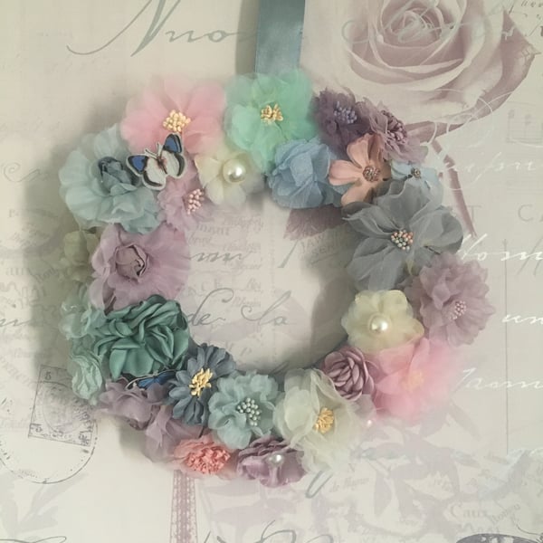 Shabby chic flower wreath decoration 