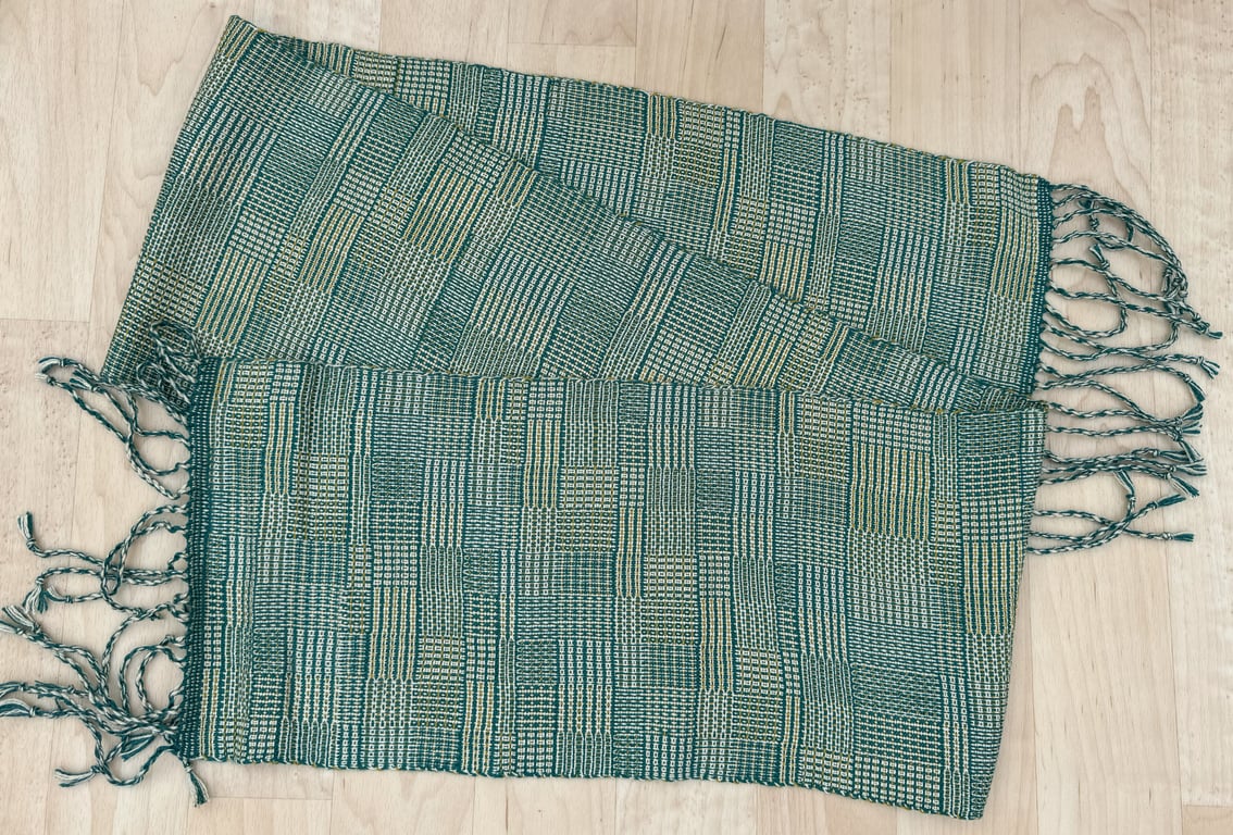 Crackling with sophistication 