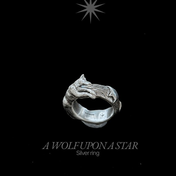 Silver running wolf ring