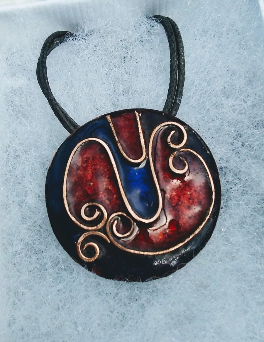 SMALL CLOISONNE ENAMELLED PENDANT - ROUND