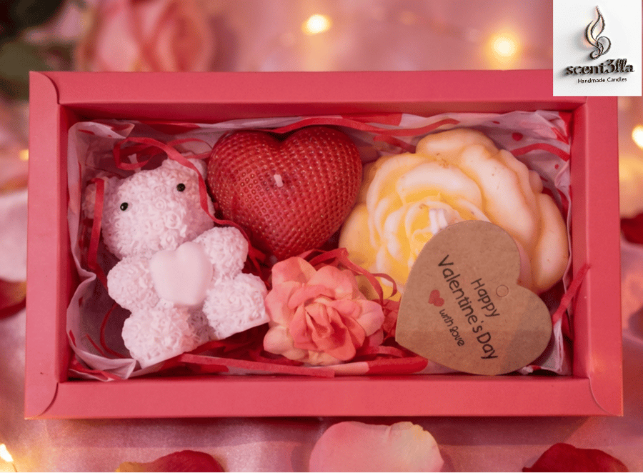 Handmade Valentine’s Day Artisan Candle Gift Set – Romantic Teddy Bear & Floral 