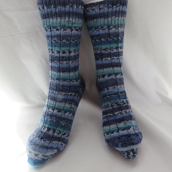 Hand-cranked Knitted Ribbed Wool Socks Size 8 to 9