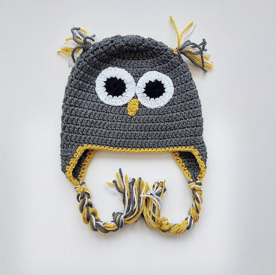 2-4 years grey & mustard winter hat. Perfect for boys and girls!