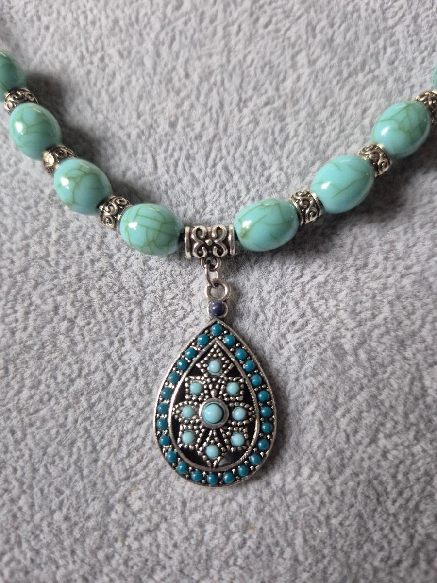 Handmade Fashion Necklace with Pendant