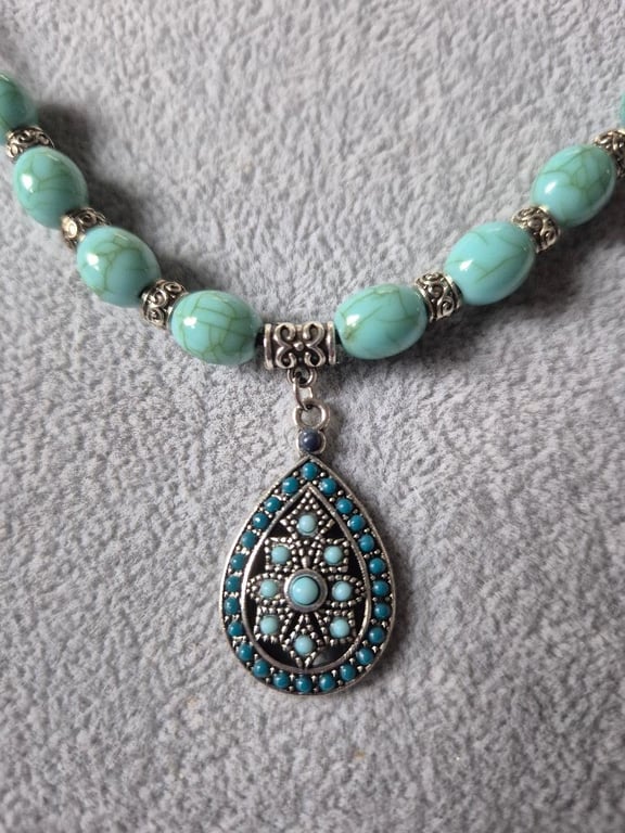 Handmade Fashion Necklace with Pendant