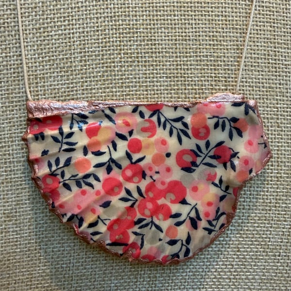 Pink liberty shell necklace 