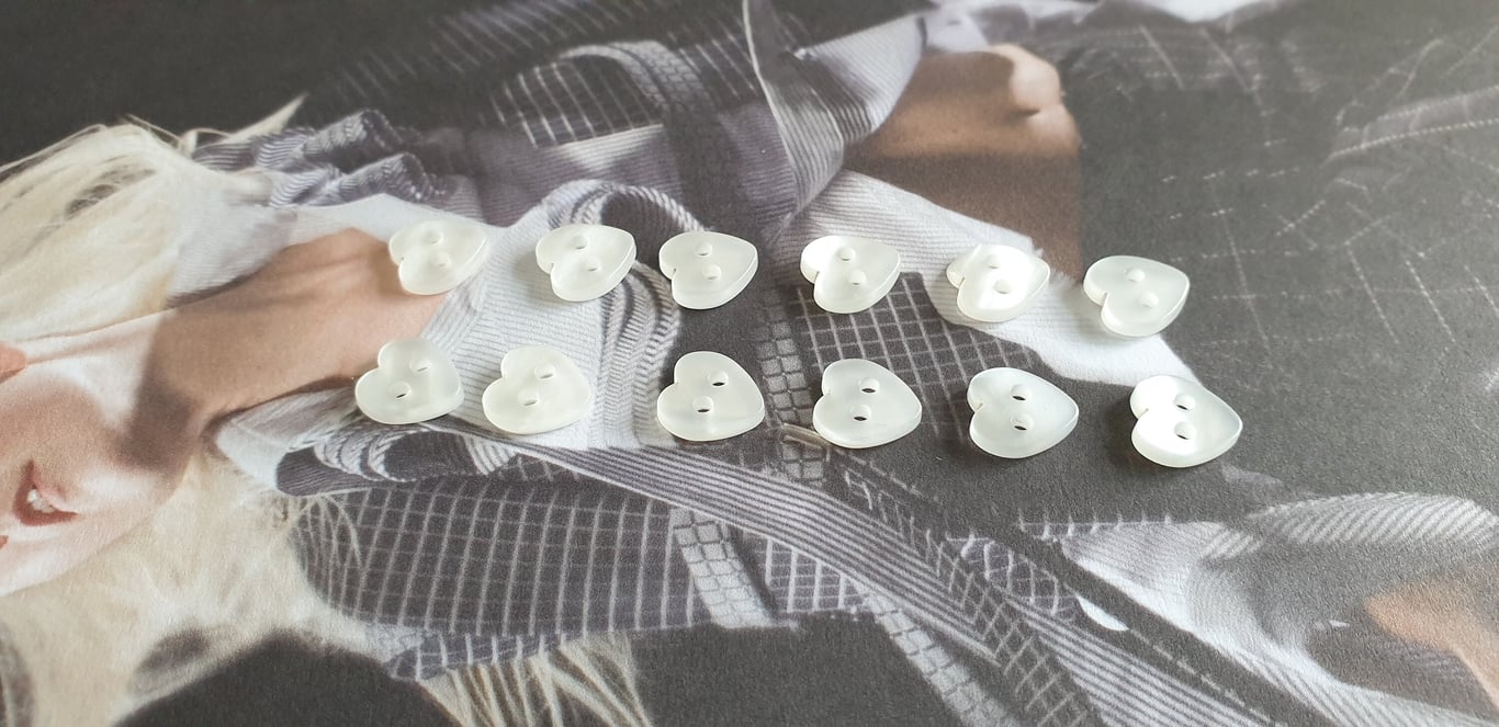 3 8" 10mm 16L Heart Buttons British made 2005