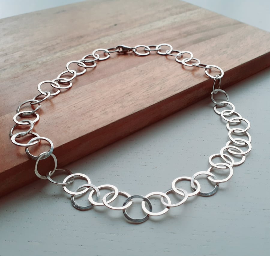 Silver hoop necklace 