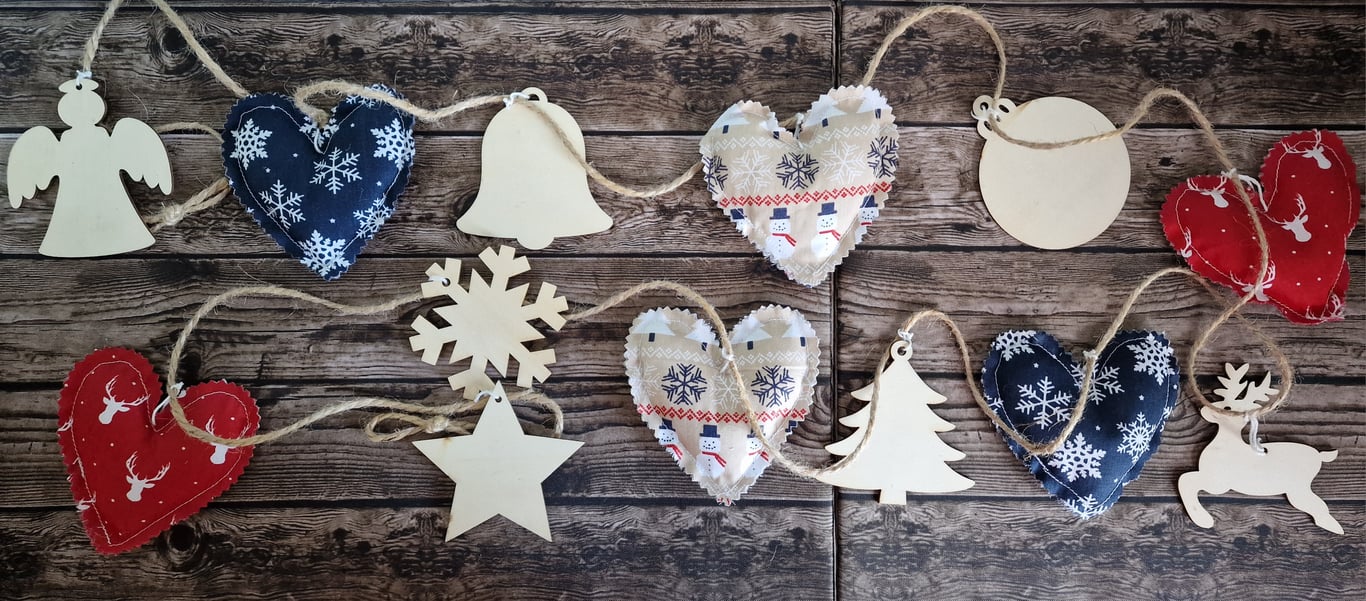 Scandi Padded fabric Hearts garland with wooden Christmas Ornaments 