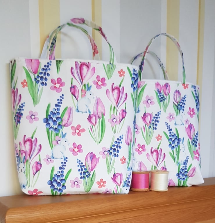 Gift bag, Easter bunnies in flowers 