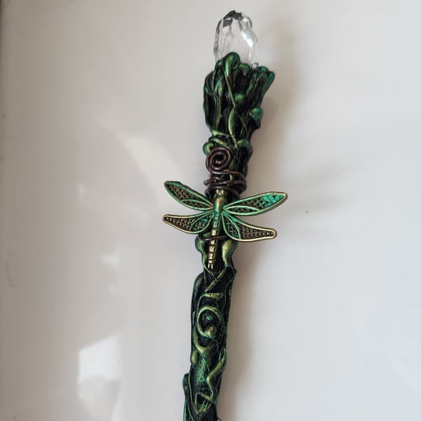 Mini Crystal quartz wand with Dragonfly 