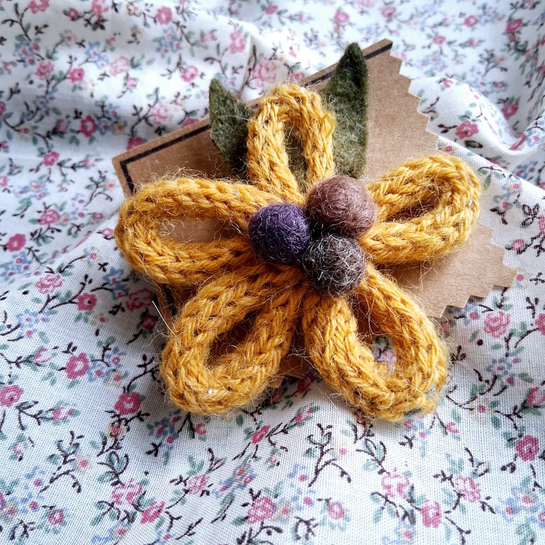fabric brooch no 3