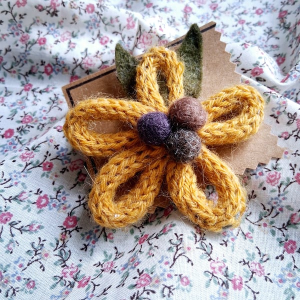 fabric brooch no 3
