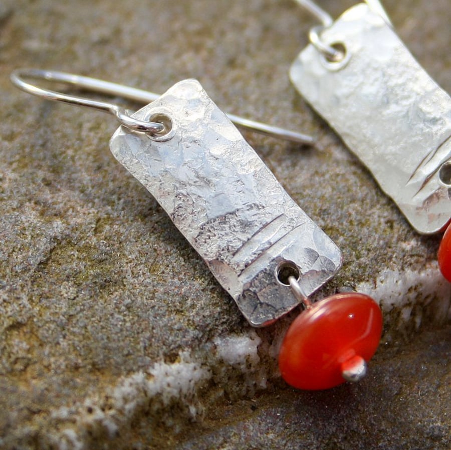 Notched silver and carnelian earrings