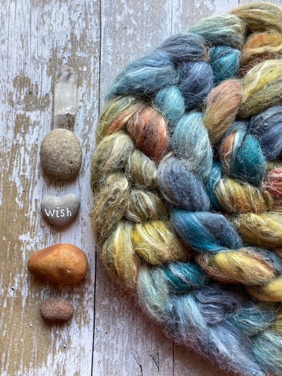 Corriedale Merino Himalayan Nettle & nepps Spinning fibre 100g Song of the sea