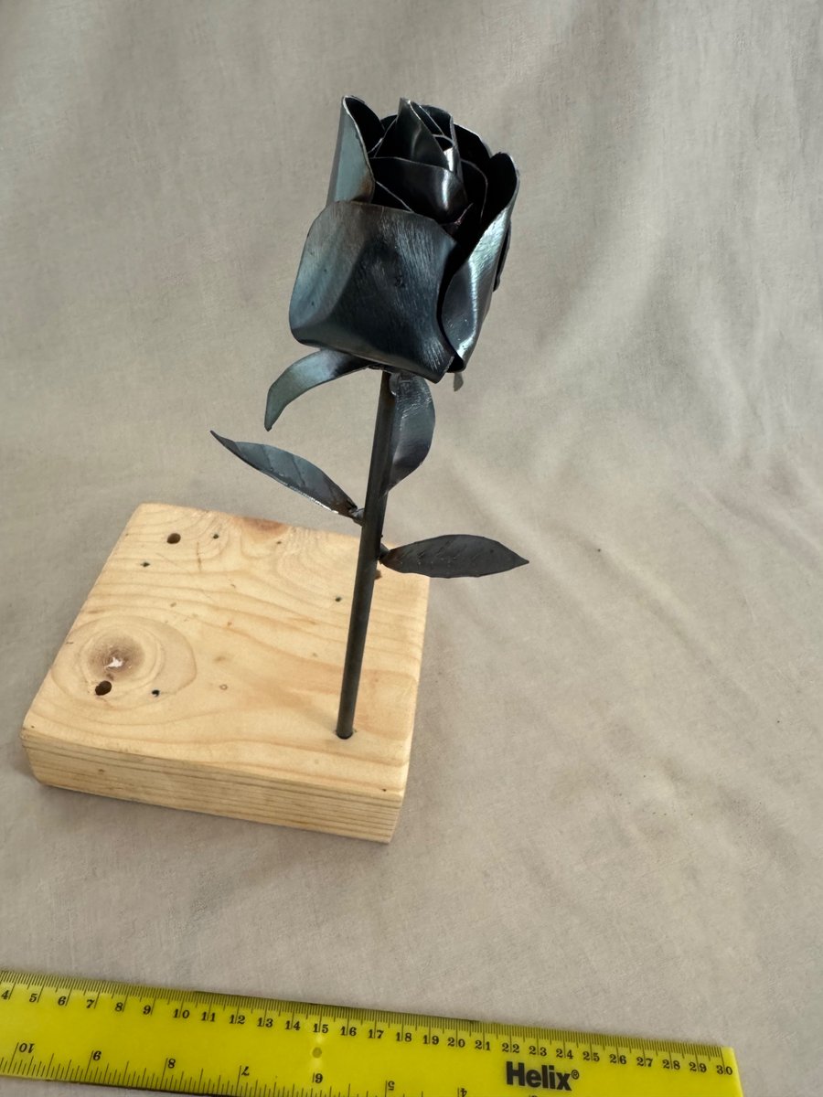 Image of Metal rose 