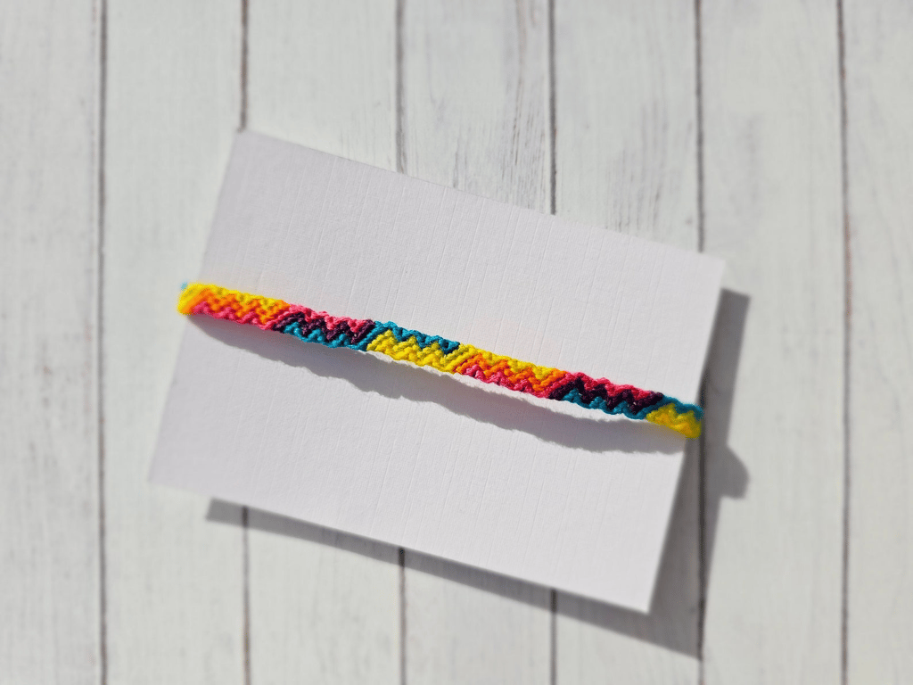 Friendship bracelet - Zig-Zag