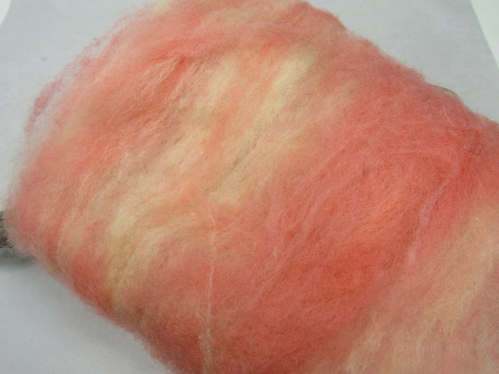 10g Naturally Dyed Madder Red Yellow Bland Llanwenog Felting Wool