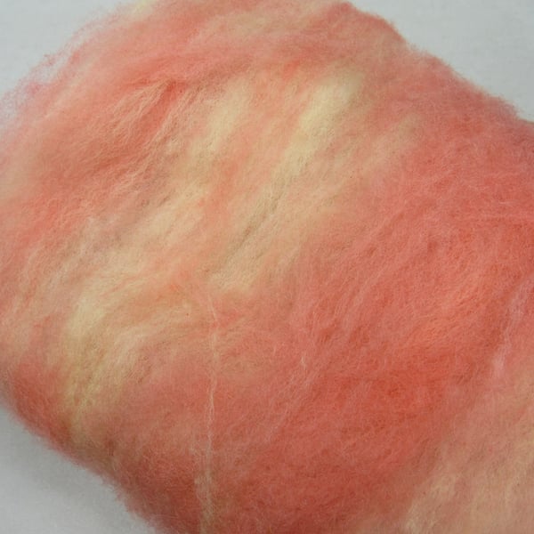 10g Naturally Dyed Madder Red Yellow Bland Llanwenog Felting Wool