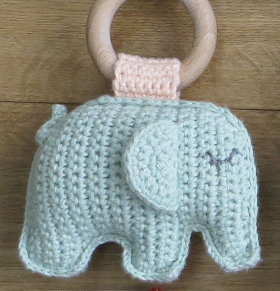Elephant, Teething ring, Baby gift, Cotton yarn, Beech wood ring, SALE