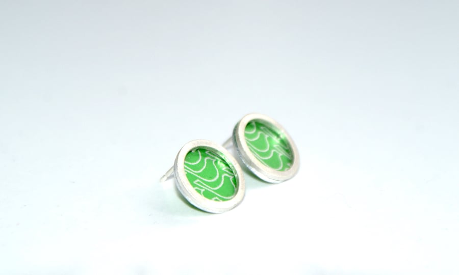 Green bird pattern studs - silver circle