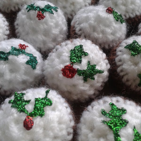 Crochet Christmas Puddings Decoration (pack of 10)