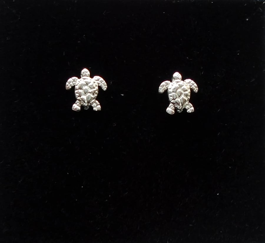 Silver turtle stud earrings