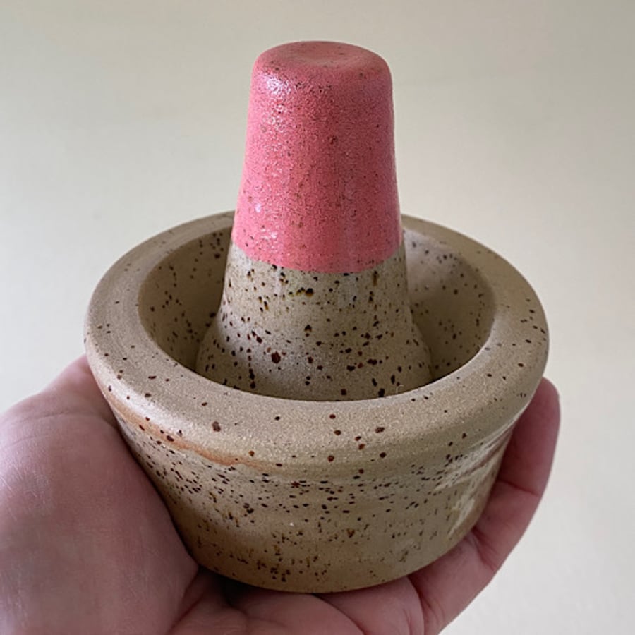 Mini ceramic pestle & mortar.