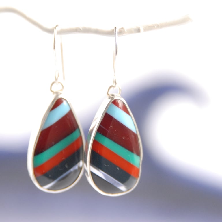 Californian surfite earrings - maroon, red and green