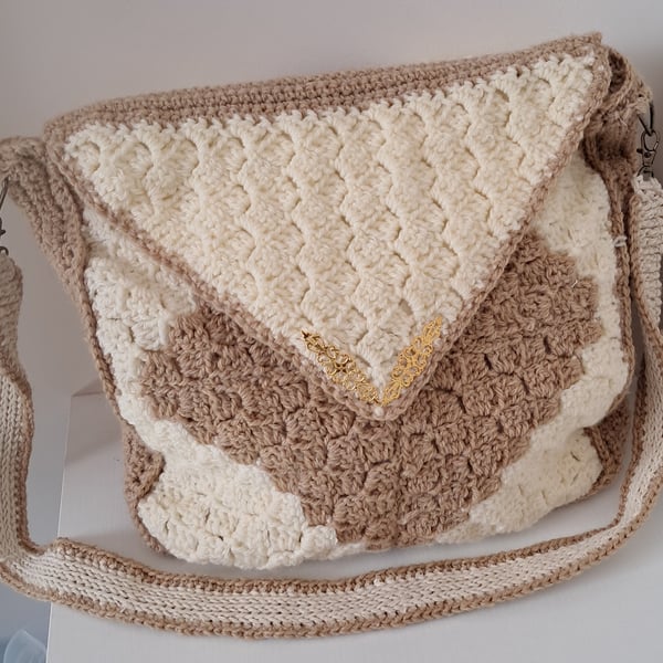 Cream & Beige Handmade Crocheted Crossbody Bag