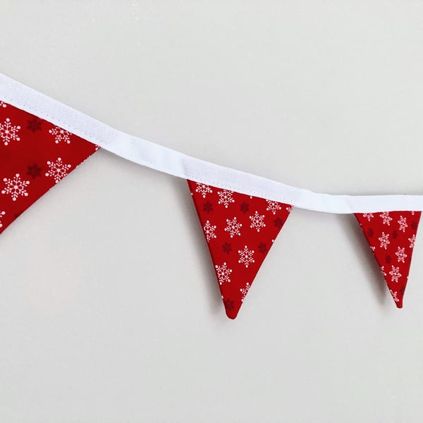 Red Christmas double sided cotton fabric mini bunting. White and black snowflake