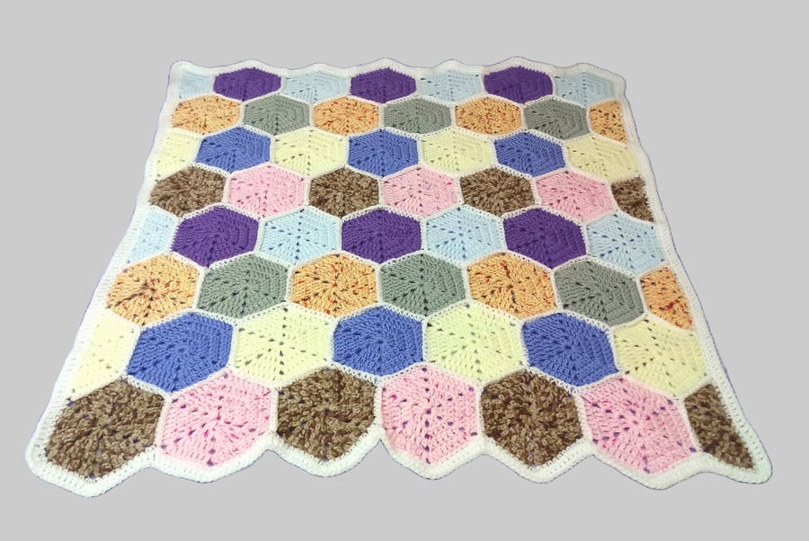 Crochet blanket with hexagons and a white border, Folksy