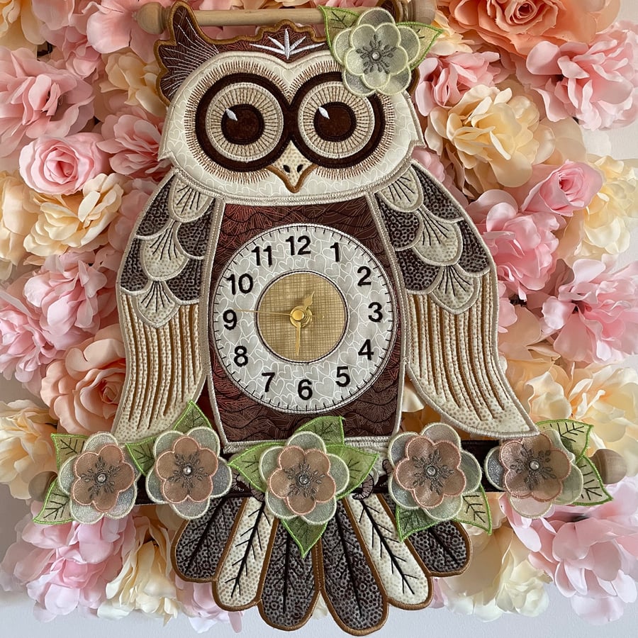 Home - Appliqué owl battery clock by Carolee Crafts PB7 - 0005