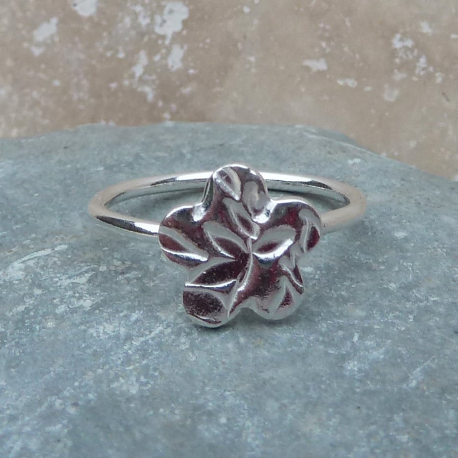 Sterling Silver Flower Charm Ring - UK Size O - RNG007