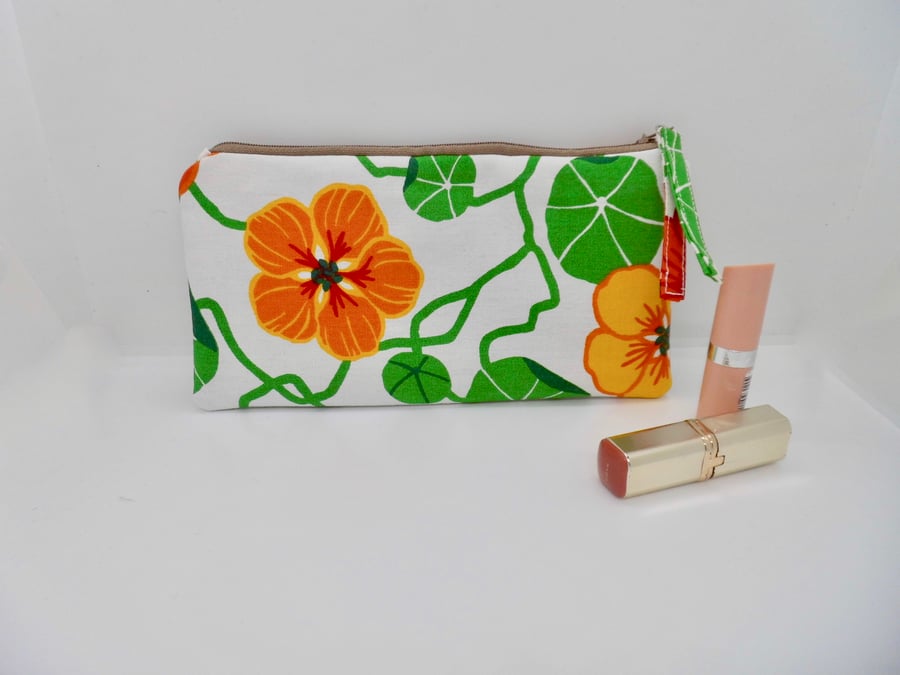 Make up bag in citrus print makeup