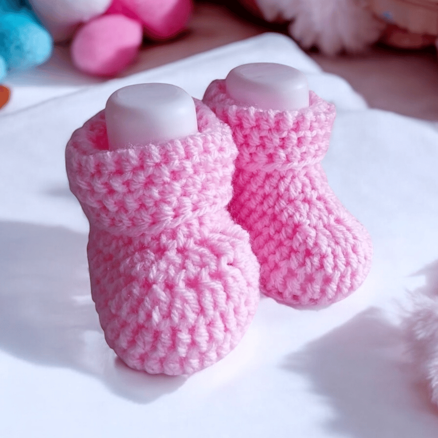 Crocheted Newborn Baby Booties in Light Pink, Baby Girl Gift, Gender Reveal