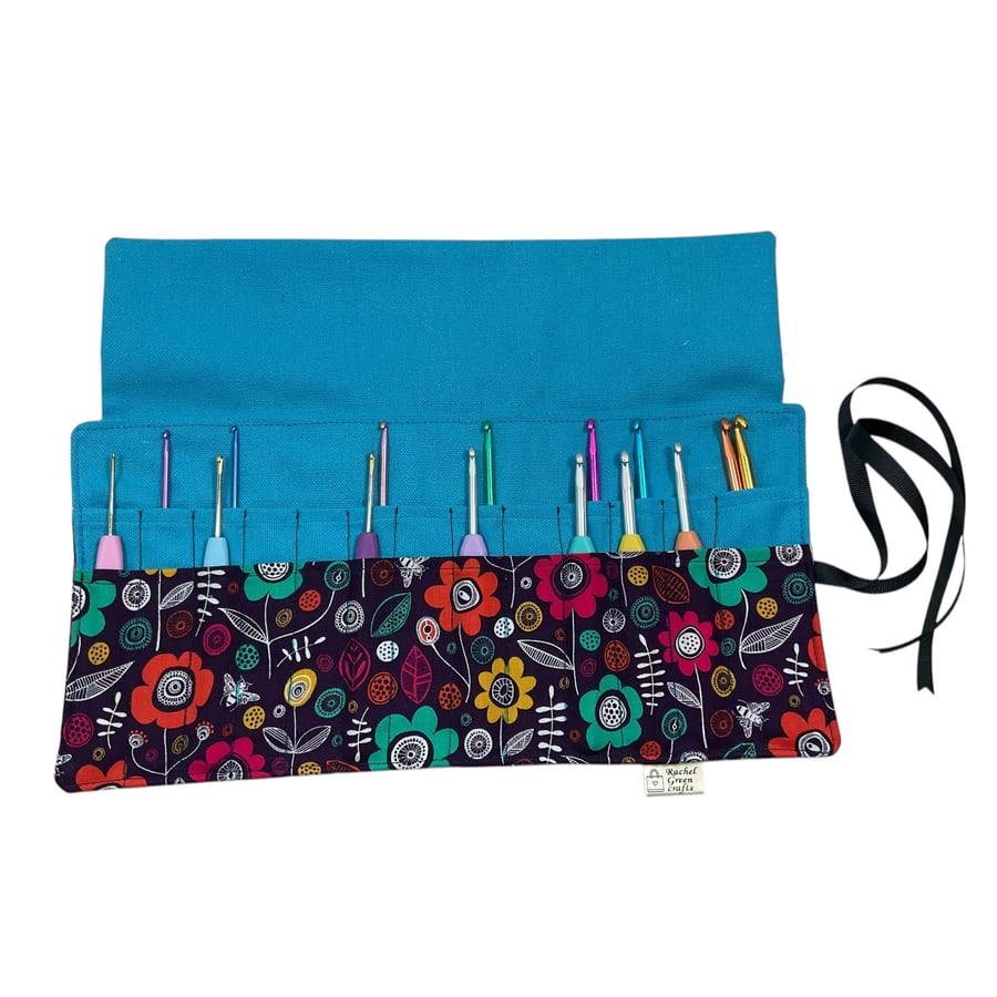 Crochet hook case with floral pattern, Ergonomic hook organiser, roll up 