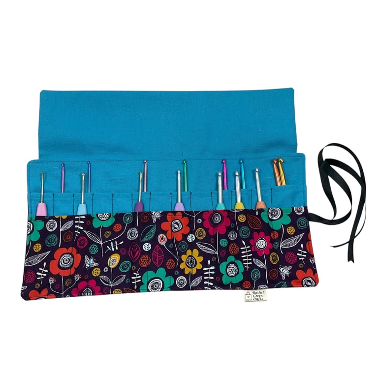 Crochet hook case with floral pattern, Ergonomic hook organiser, roll up 