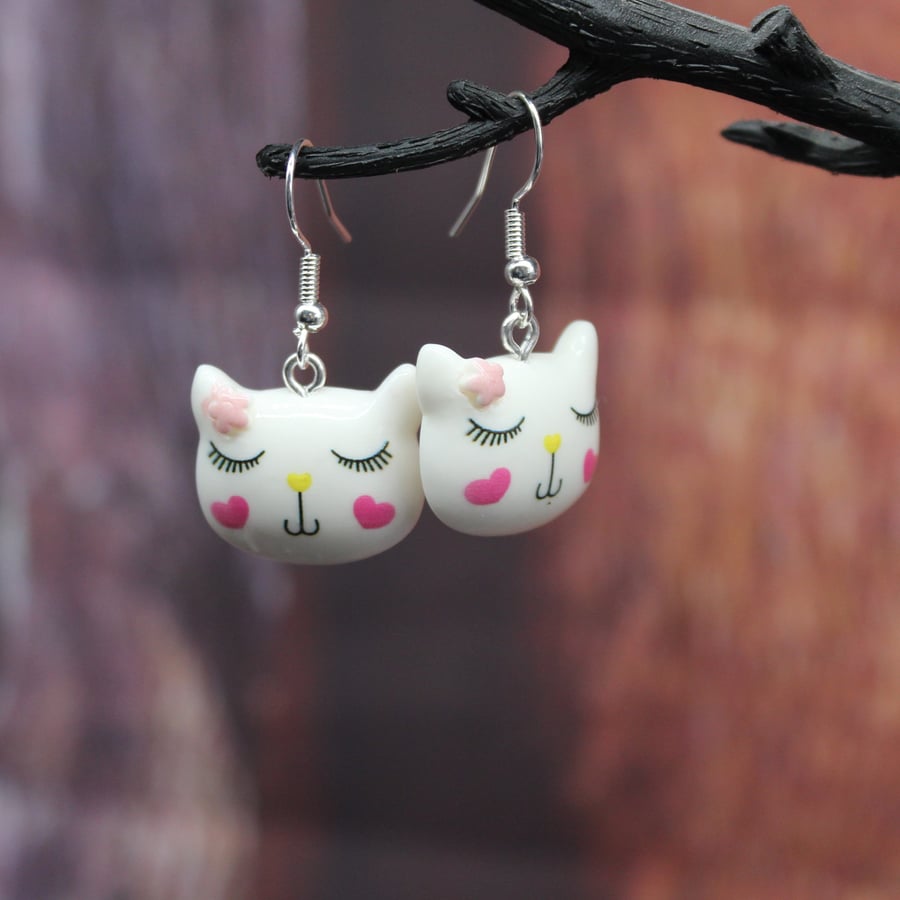 Sleepy Cat Earrings – Cute Pastel Kitty Dangles – Purrfect Pocket Money Gift