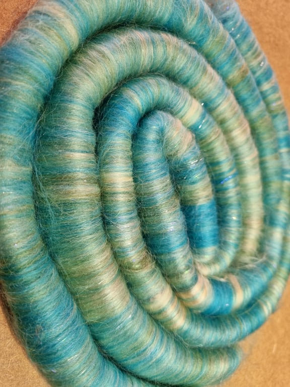 Ocean sparkle rolags