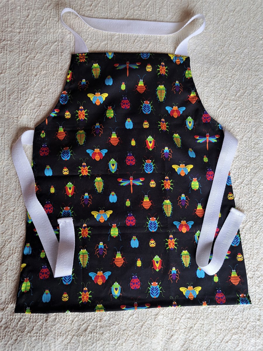 Bugs and Beetles apron age 2-6