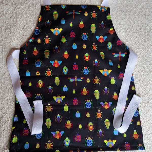 Bugs and Beetles apron age 2-6