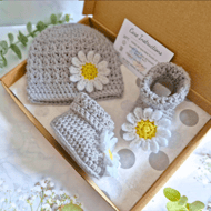 Daisy Baby Hat and Booties Set - Newborn to 6 Months