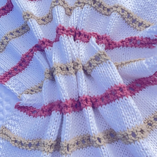  Striped baby blanket in 100% cotton 