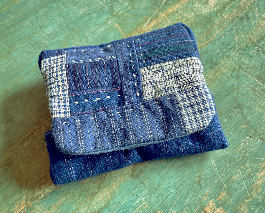 Handmade Fabric Boxed Purse with magnetic button, Small wallet, Small pouch