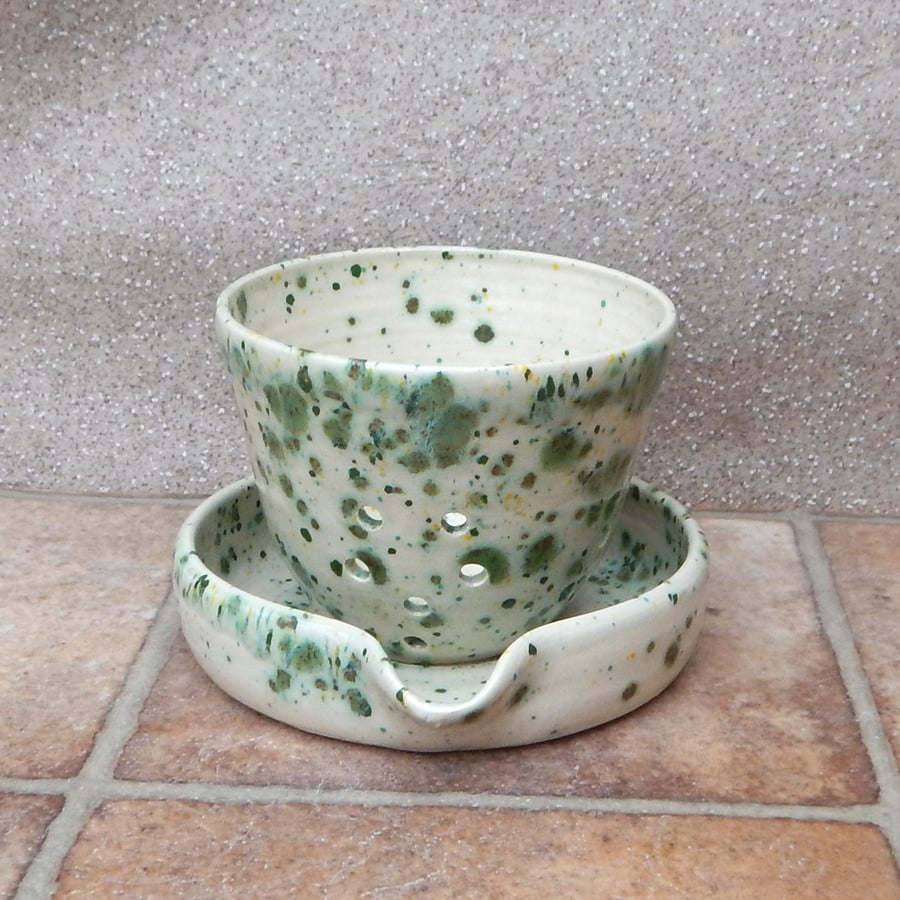  Sponge, dishcloth, scrubby holder drainer hand thrown pottery berry bowl